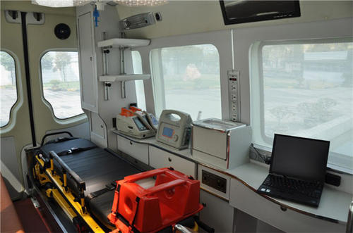 沂源县救护车内部